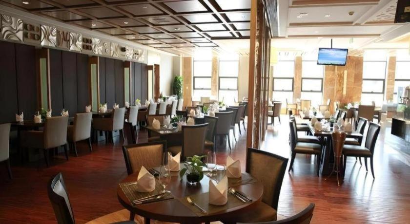 Chengdu Joyhub Air Hotel Bagian luar foto